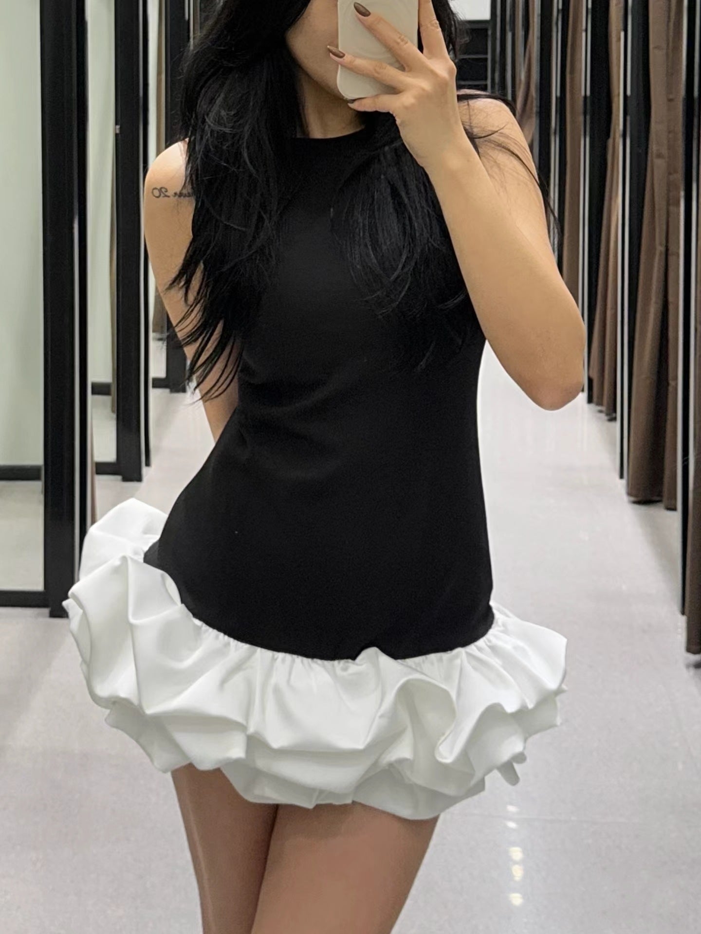 Isla - Silhouette Ruffle Mini Dress